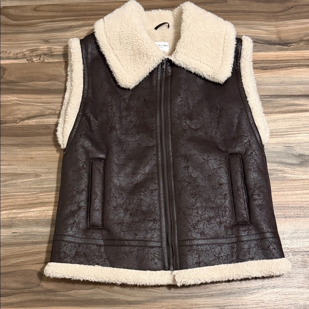 Offline by Aerie Faux Leather Sherpa Vest Brown SZ M W/Pockets Zip Close